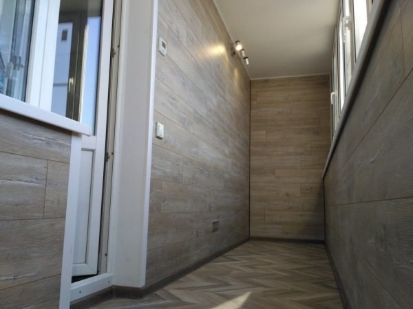 балкон ламинатом вариант 1.jpg балкон ламинатом вариант 1.jpg